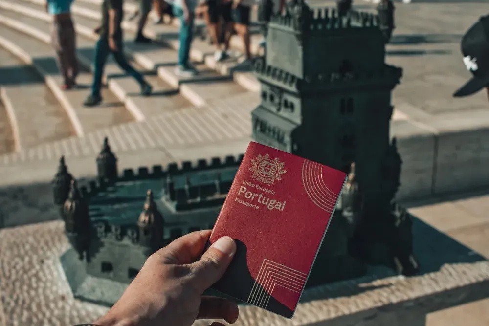 Lisbon and Algarve Draw Relocating Families in 2026